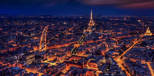 Paříž v noci